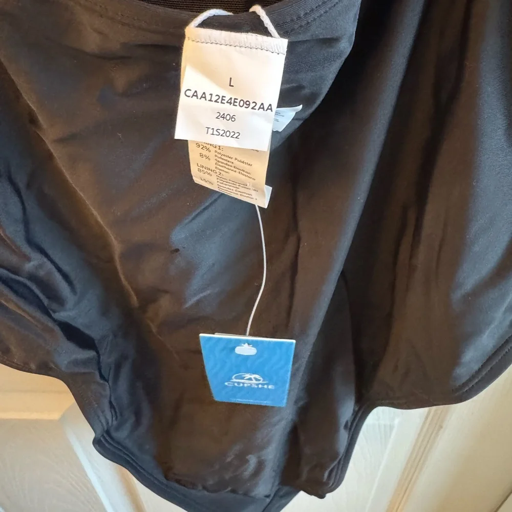 Cupshe Black One Piece Swimsuit - Picture 5 of 6